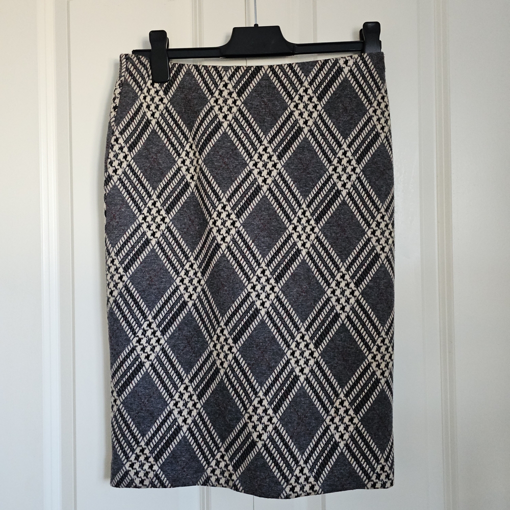 Plaid Pencil Skirt Le Chateau Grey Cream Red Stripe Stretch Pencil Sz XS